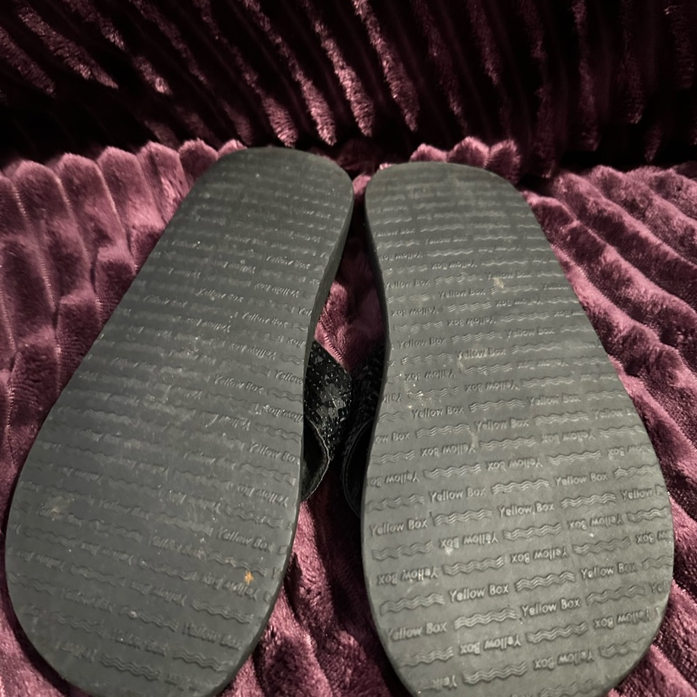 Yellow Box Black Sequin Sandals Size 6 - Picture 6 of 6